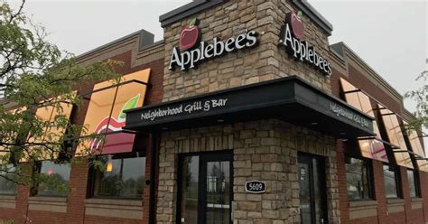 Applebee's commercial is already driving CFB fans insane