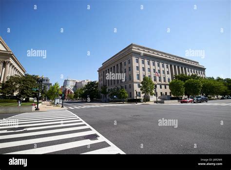 Federal trade commission building usa hi-res stock photography and ...