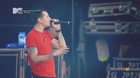 Linkin Park - Crawling (Live Red Square 2011) HD - YouTube