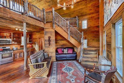 11 Great Airbnbs and Cabins in the Poconos For Your Next Getaway - Uncovering PA