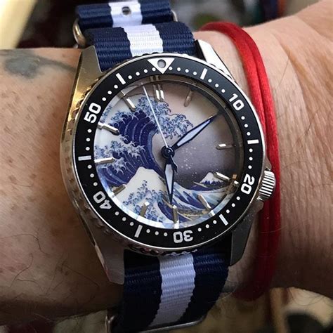 Perfect pairing with a nato strap giving SKX013 Great Wave a gorgeous new look Watch and photo ...