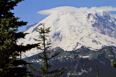 TravelMarx: Crystal Mountain Loop Hike