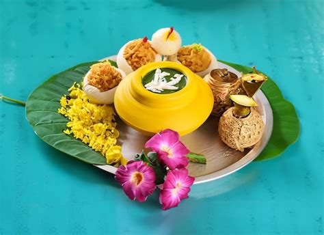 Premium Photo | Onam feast eating onasadya in banana leaf during the festival of onam