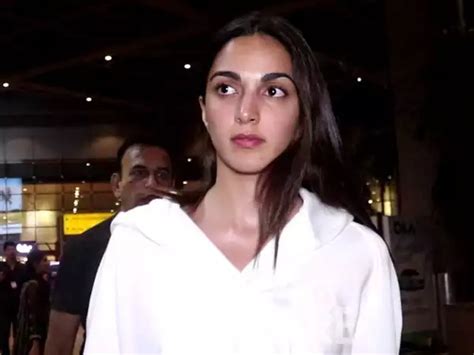 Kiara Advani sports a no-makeup look as she gets clicked at the airport ...