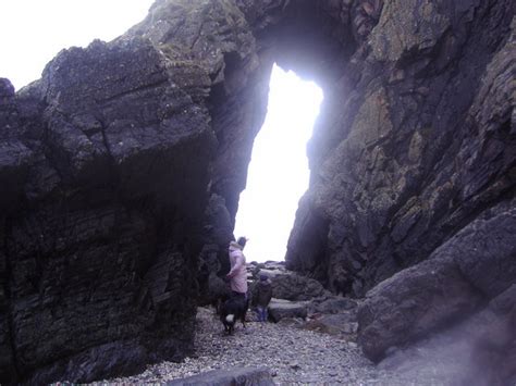 Needles Eye rock formation © Ann Cook cc-by-sa/2.0 :: Geograph Britain and Ireland