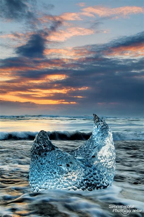 Winter Sunrise at the Iceberg Beach near Jokulsarlon | News | Synnatschke Photography