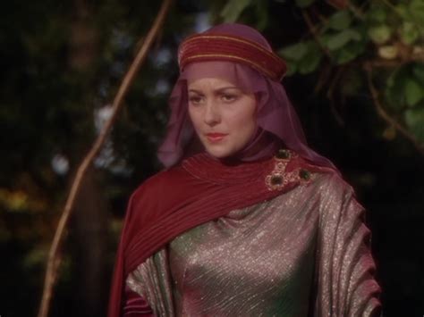 Olivia de Havilland in The Adventures of Robin Hood 1938 | Olivia de havilland, Fashion, Maid marian