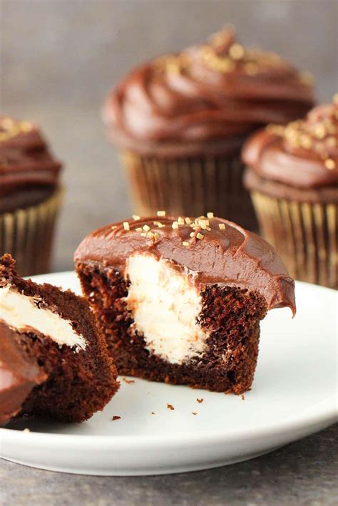 Chocolate Fudge Cupcakes with Marshmallow Filling - How To Feed A Loon