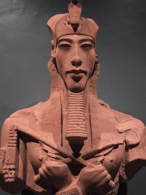 Who or What was Pharaoh Akhenaten really: a hybrid of an alien, a ...