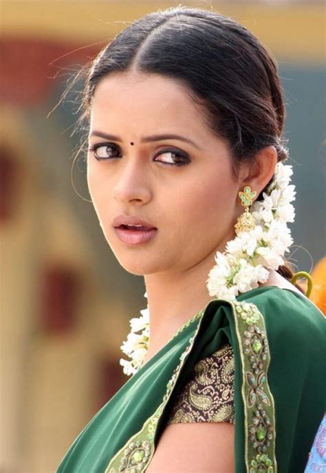 Bhavana Menon in Saree | Veethi