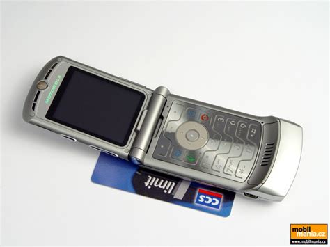 Motorola RAZR V3 pictures, official photos