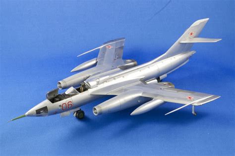 Models & Kits Yak-28R Soviet Interceptor Amodel 7291-1/72 scale plastic model kit Military IN1854225