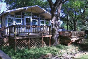 Comfy Lake Texoma Cabins | Texoma Connect