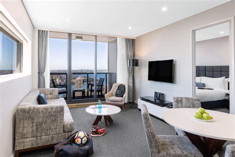 Meriton Suites, North Sydney | Luxury Accommodation in North Sydney Harbourview Hotel