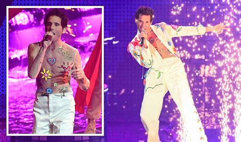 'Nul points!' Fans furious as Mika mimes on Eurovision in 'raved about ...