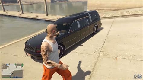 Two of the coolest video about glitches in GTA Online