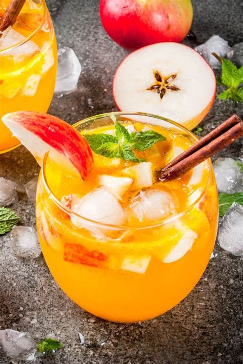 20 Apple Cocktails to Serve All Year Round - Insanely Good