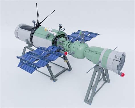 [MOC] Almaz space station - LEGO Sci-Fi - Eurobricks Forums