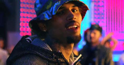 Chris Brown feat. Lil Wayne & Tyga - Loyal (video ufficiale, testo e traduzione) | AllSongs