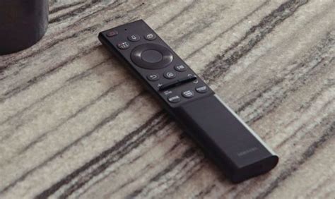 Samsungs New Eco Remote for TVs Comes with a Solar Panel | Beebom