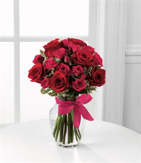 The FTD® Love-Struck™ Rose Bouquet in Goshen, IN | Goshen Floral & Gift ...