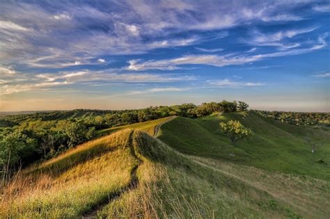 Iowa's Most Scenic Ridge Trail Shows Off Breathtaking Views Of The Loess Hills | Scenic, Loess ...