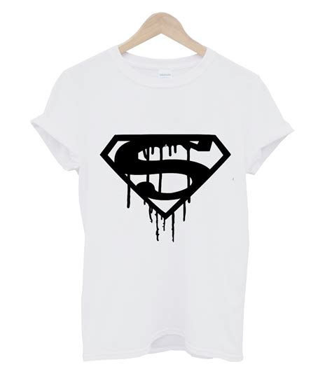 Superman Logo White T Shirt which is made to follow current trends