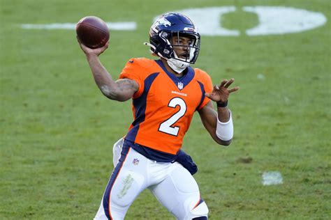 NFL: Broncos don't complete a pass in first half - Yahoo Sports