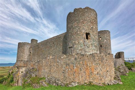 Harlech Castle by boldfrontiers on DeviantArt