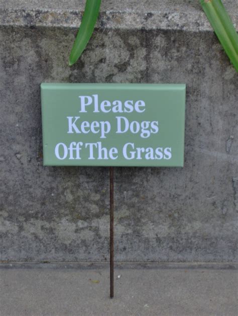 Yard Sign Please Keep Dogs off the Grass Green Wood Vinyl - Etsy