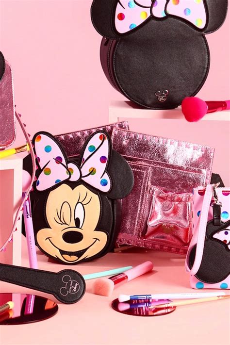 Minnie Mouse makeup accessories are here to fuel your Disney obsession ...