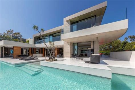 Modern Mansion With Infinity-Edge Pool in Beverly Hills | 2019 HGTV's ...