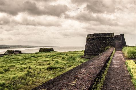 Historical Places: BEKAL FORT KERALA