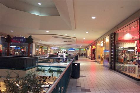 Labelscar: The Retail History BlogGreen Acres Mall; Valley Stream, New York - Labelscar: The ...