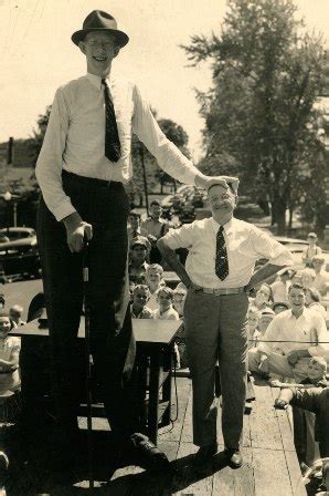 Munichburg Memories: Robert Wadlow, the World’s Tallest Man