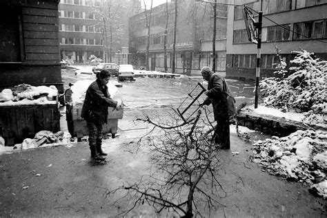 File:Sarajevo Siege Collecting Firewood 2.jpg - Wikipedia, the free ...