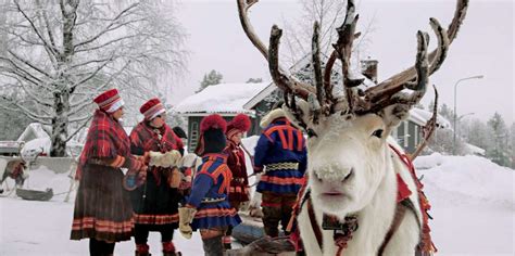 Reindeer Sleigh Ride Santa : Reindeer Farm Visit With Sleigh Ride ...