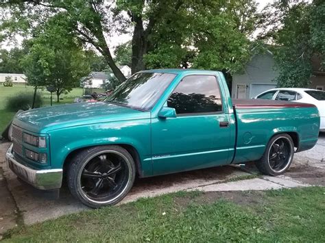 Pin by FlickScreen on 88-98 Full Size GMT-400s | Chevy trucks, Trucks ...