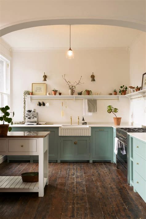 Shaker Kitchens by deVOL - Handmade Painted English Kitchens | Simple ...