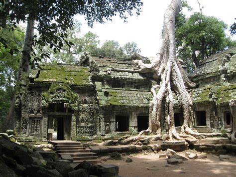 Angkor Wat Temples Largest Religious Monument In The World | Found The World