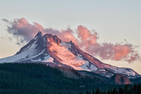 Expose Nature: Mount Jefferson, Oregon during a sunset. [OC] [2000x1333]