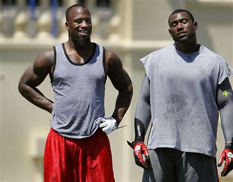 49ers' defensive players work their bodies