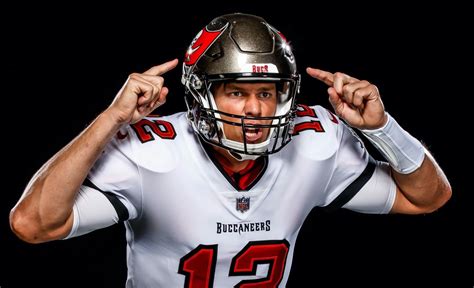 Yep, Tom Brady in a Tampa Bay Buccaneers jersey looks weird - mlive.com