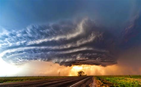 Dangerous Power of Nature : Amazing Supercell Storm