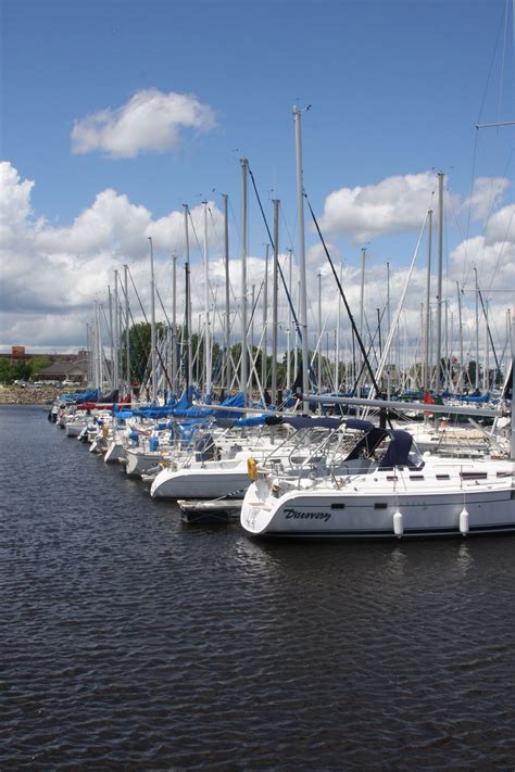 Boat harbor in downtown Lake City - Lake Pepin | Places to visit, Lake ...