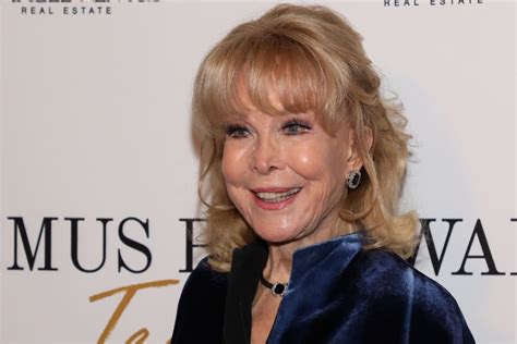 'I Dream of Jeannie' Actress Barbara Eden, 91, Seems to Be Aging Backwards in Stunning Red ...