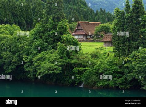 Gokayama Suganuma Gassho-zukuri village Stock Photo - Alamy