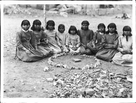 Vintage: American Indian Girls (1900s) | MONOVISIONS