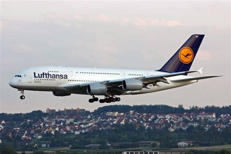 File:Lufthansa A380 D-AIMA.jpg - Wikipedia