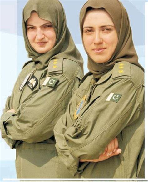 Pakistan Air Force Female Pilots Wears Hijab | Hijab Styles, Hijab Pictures, Abaya, Hijab Store ...